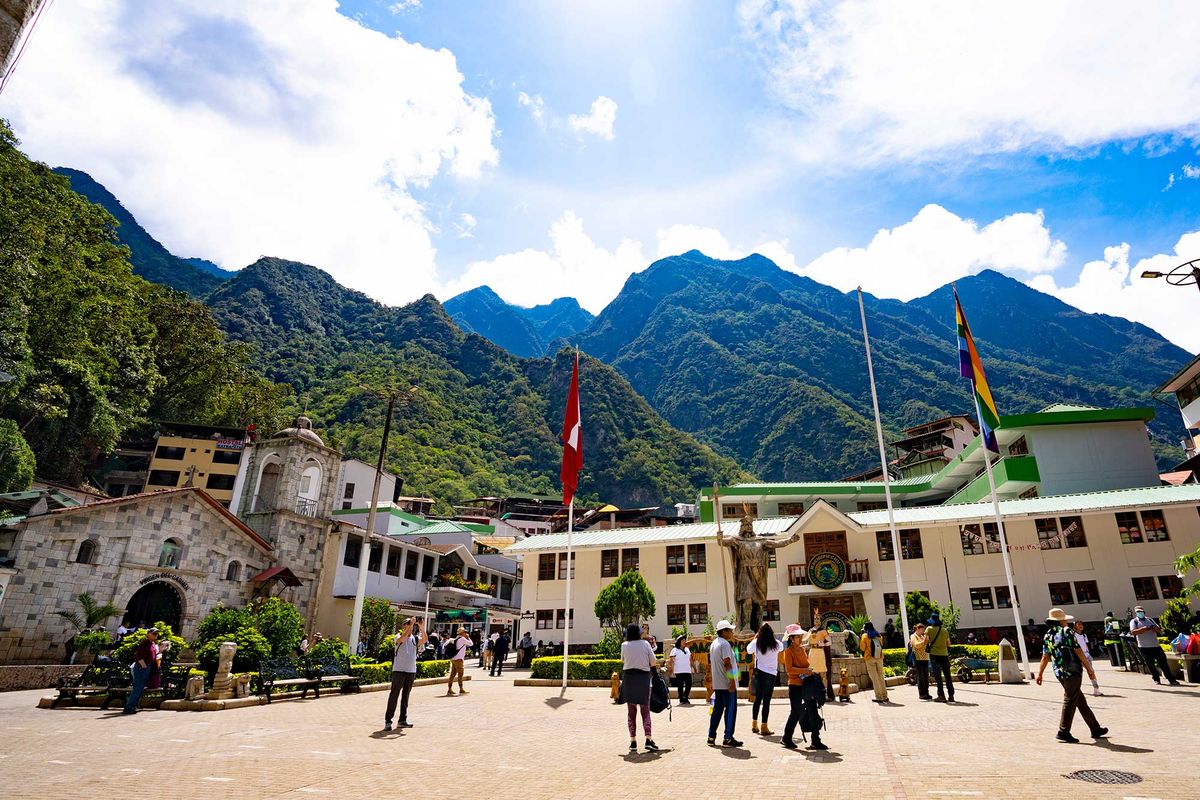 Precios al alza en Machu Picchu Pueblo hacen que turistas busquen otras zonas para hospedarse.