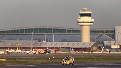 Torre de control del aeropuerto de Gatwick