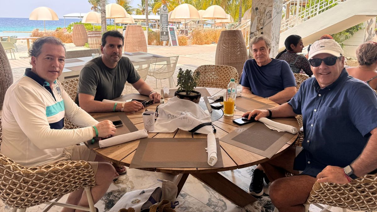 Inspección en Papagayo Beach Hotel & Resort Curazao.