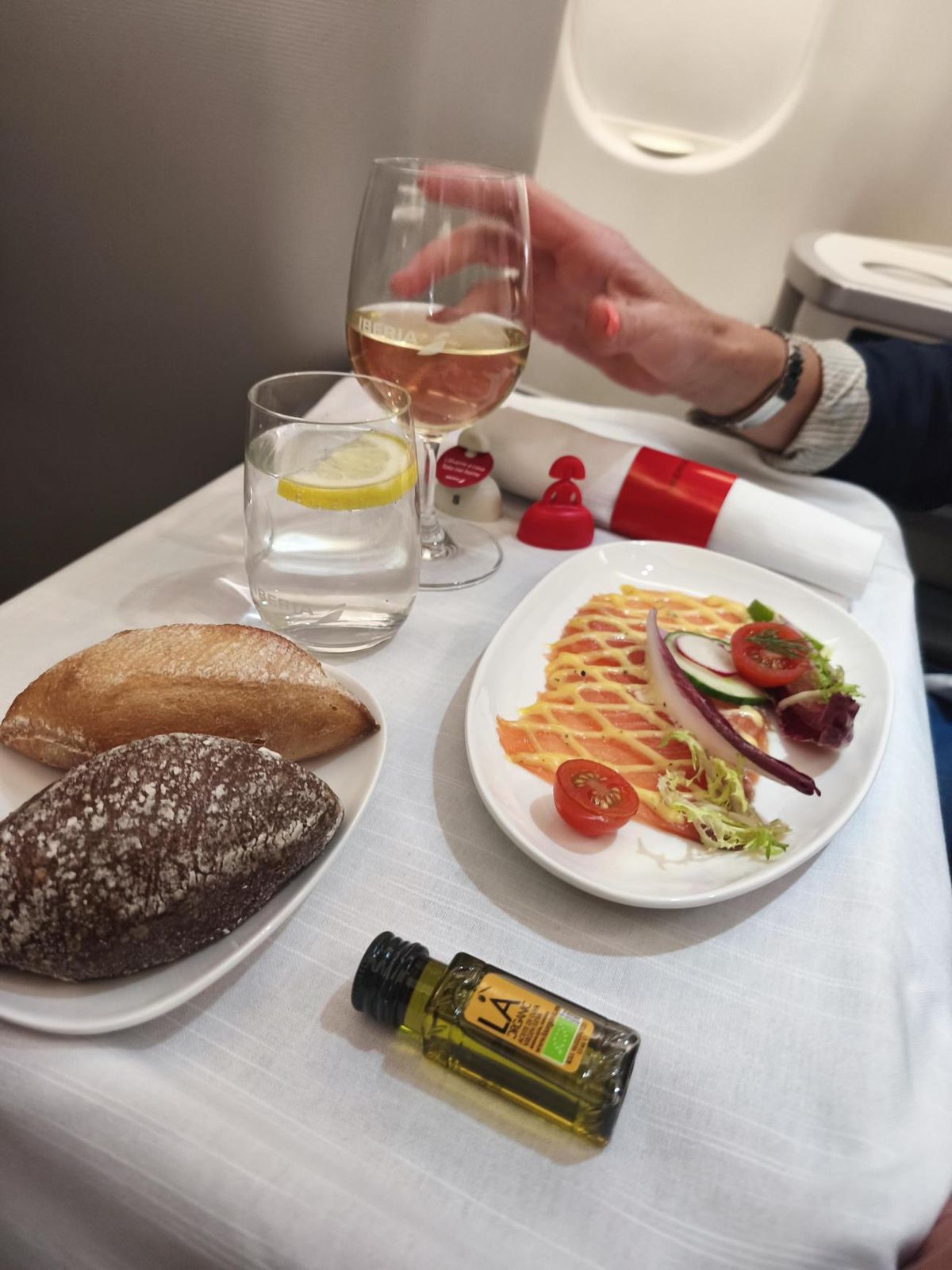 El renovado catering de Iberia para Business Class tiene un marcado acento en sabores mediterráneos.