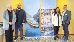 Joao Miranda, director de ventas de AmaWaterways Latam, junto al equipo de MP Global Cruises.