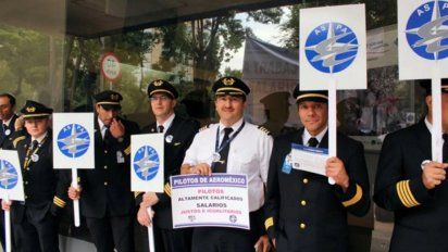 Pilotos de Aeroméxico rechazan congelar sueldos.