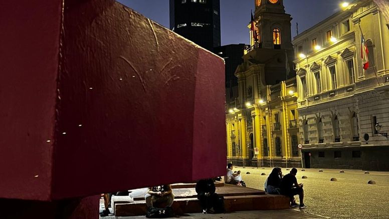 Gremios buscan reactivar la vida noctura en el Centro Histórico de Santiago. (Imagen Plaza de Armas).