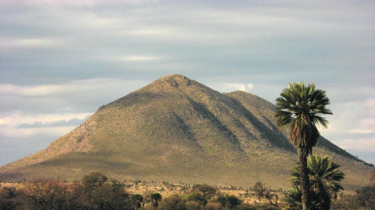 Los volcanes de Pocho son otro notable fenómeno natural de Córdoba. Los volcanes de Pocho son otro notable fenómeno natural de Córdoba.