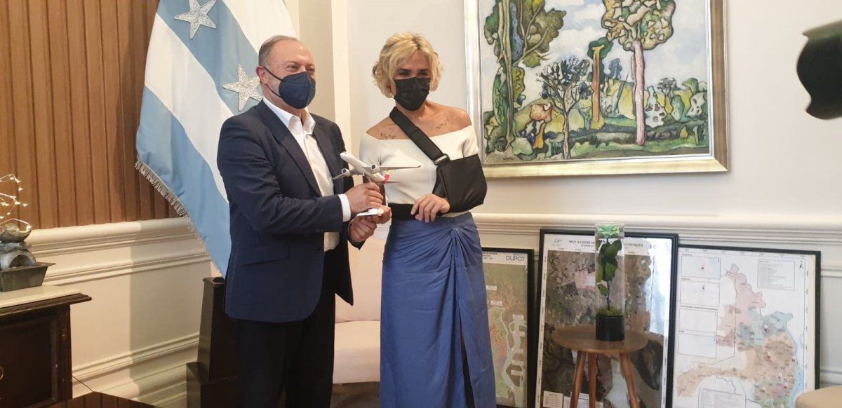 Víctor Moneo (Iberia) y Cynthia Viteri (alcaldesa de Guayaquil). - Ladevi Medios y Soluciones Víctor Moneo (Iberia) y Cynthia Viteri (alcaldesa de Guayaquil).
