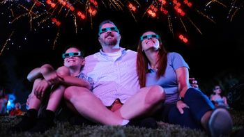 La celebración Red, White & BOOM! regresa a Legoland Florida con fuegos artificiales, antojos veraniegos y shows imperdibles.  