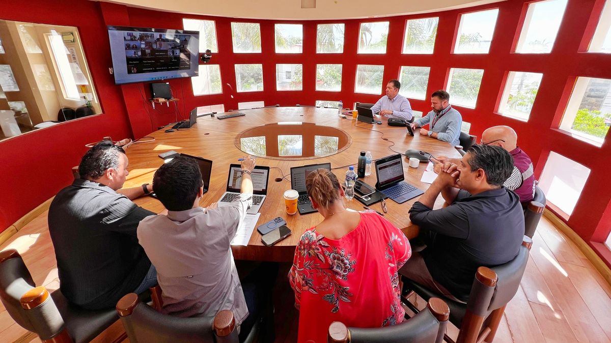 Autoridades de Quintana Roo se reunieron para revisar avanes en proyectos de cruceros en los puertos del estado.