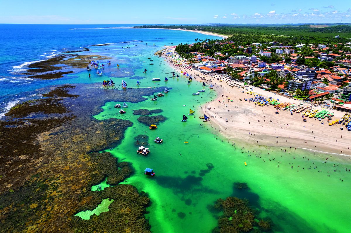 Brasil: las playas de Porto de Galinhas son conocidas por la belleza de sus piscinas naturales. 