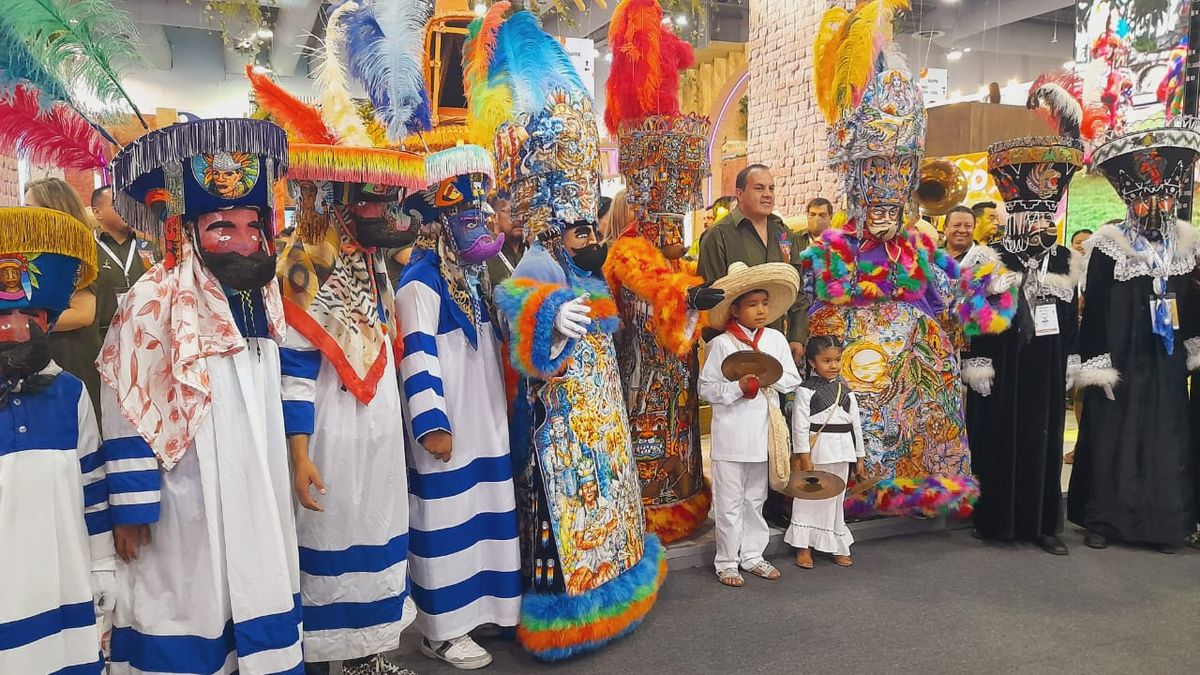 Inauguración del stand de Morelos.