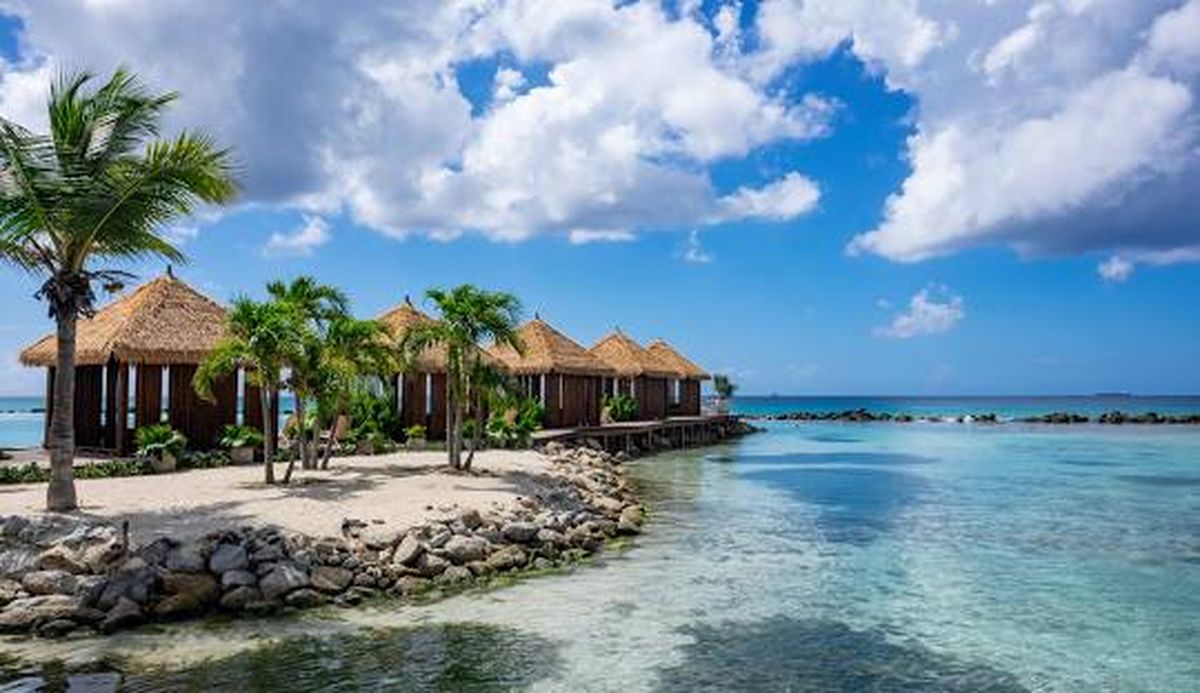 Explora las paradisíacas playas y encantos culturales de Aruba este 2025