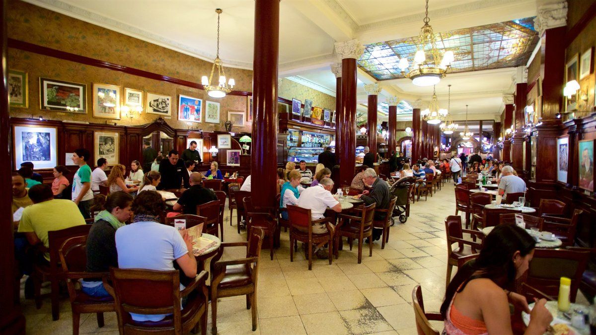 En Buenos Aires hay una gran variedad de cafeterías tradicionales para conocer en el otoño.