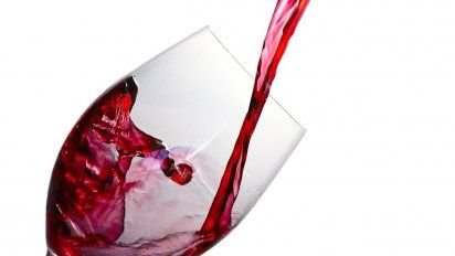 Continúa la polémica por la prohibición de publicitar el vino