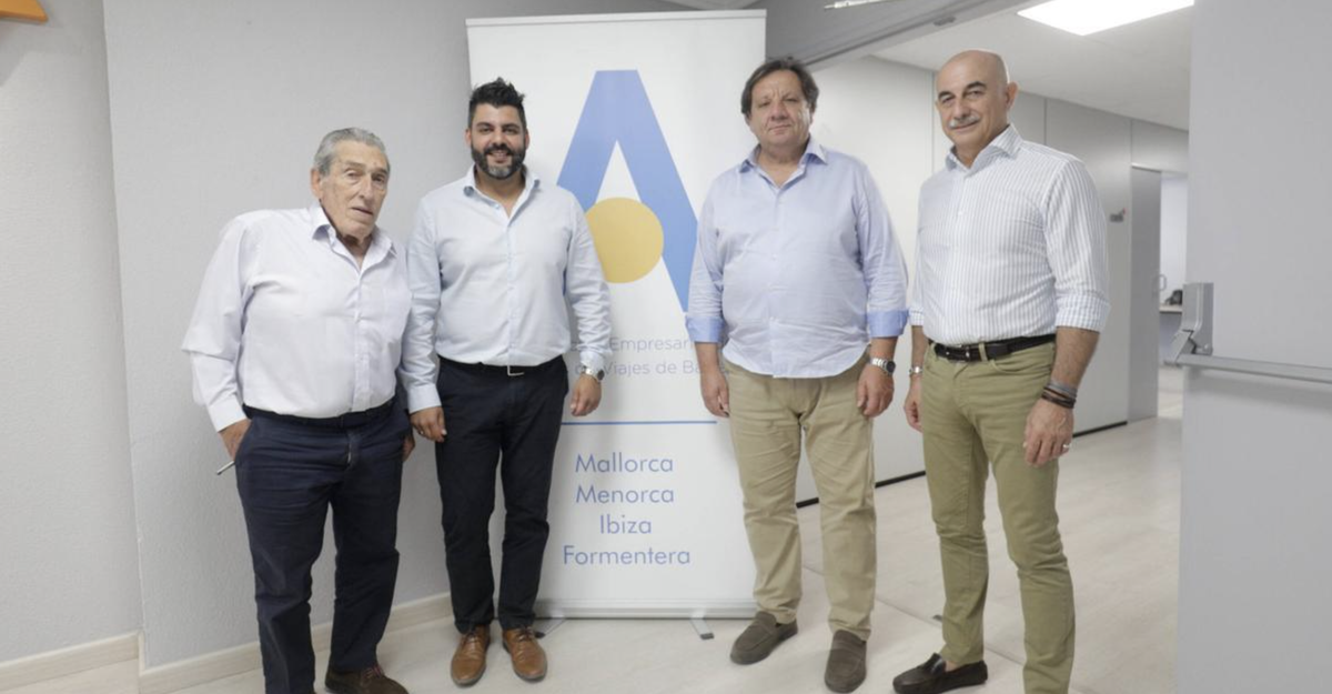 Pedro Fiol, Xisco Mulet y Eduardo Zamorano, en la sede de Aviba, en Palma