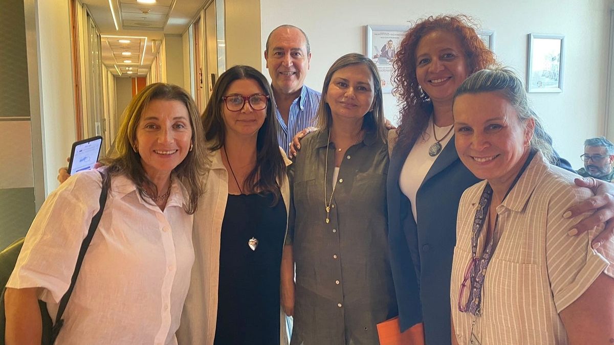 Aviareps compartió un coffee break con socios comerciales y colaboradores el 27 de diciembre en su oficina de Las Condes. - Ladevi Medios y Soluciones Aviareps compartió un coffee break con socios comerciales y colaboradores el 27 de diciembre en su oficina de Las Condes.