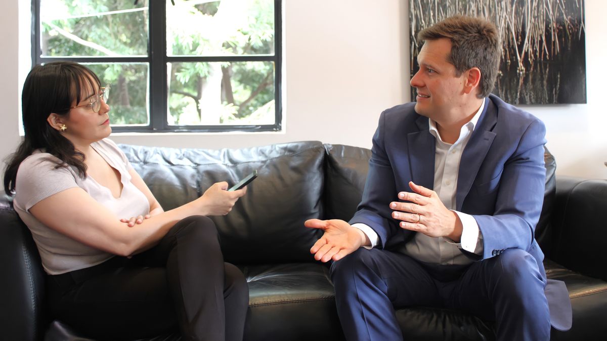 María Paula Díaz Vega, periodista de Ladevi Colombia; y José Andrés Duarte, presidente ejecutivo de Cotelco.