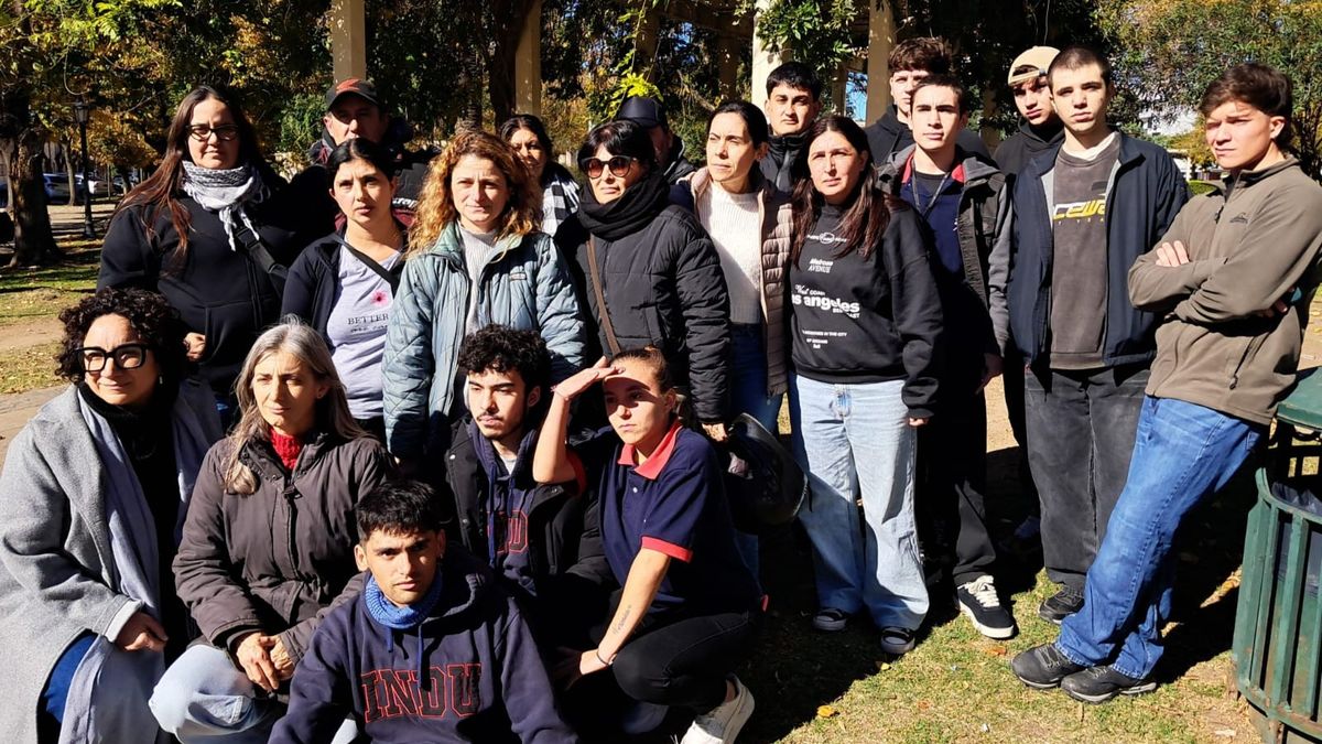 Estafas en Bragado: familias denuncian más de US$ 50 mil desaparecidos, vuelos falsos y comunicaciones generadas con IA para justificar la suspensión del viaje.