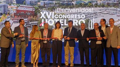 Corte de cinta en la segunda jornada del Congreso Hotelero XVI de 2025.