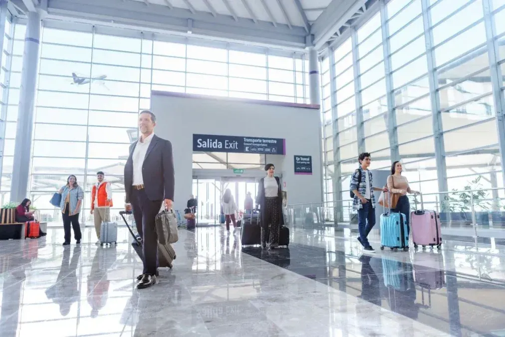 &nbsp;Las aerolíneas con mayor flujo de pasajeros en vuelos nacionales durante el primer bimestre de 2024 fueron Viva Aerobus y Volaris, con un acumulado de 6 millones 543 mil pasajeros.&nbsp;