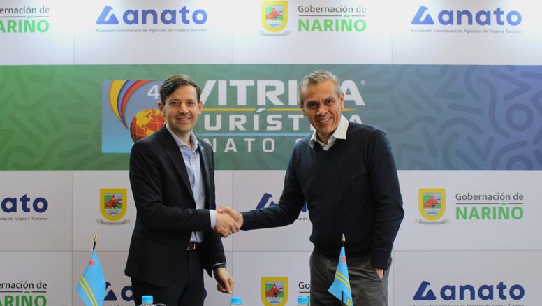 Jordan Schlipken, director de la Autoridad de Turismo de Aruba, en Latinoamérica y David Alemán, director de Ventas de Avianca Latinoamérica.