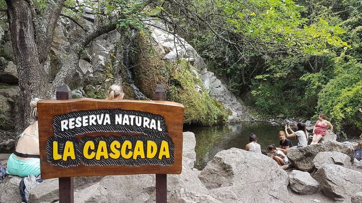 La reserva natural La Cascada está pensada para que el viajero disfrute de la  belleza de la flora y la fauna en su hábitat natural.