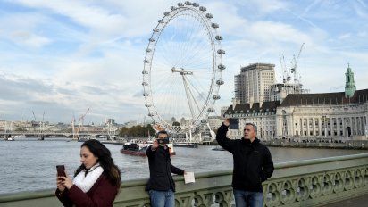 Turistas en Londres (Reino Unido).