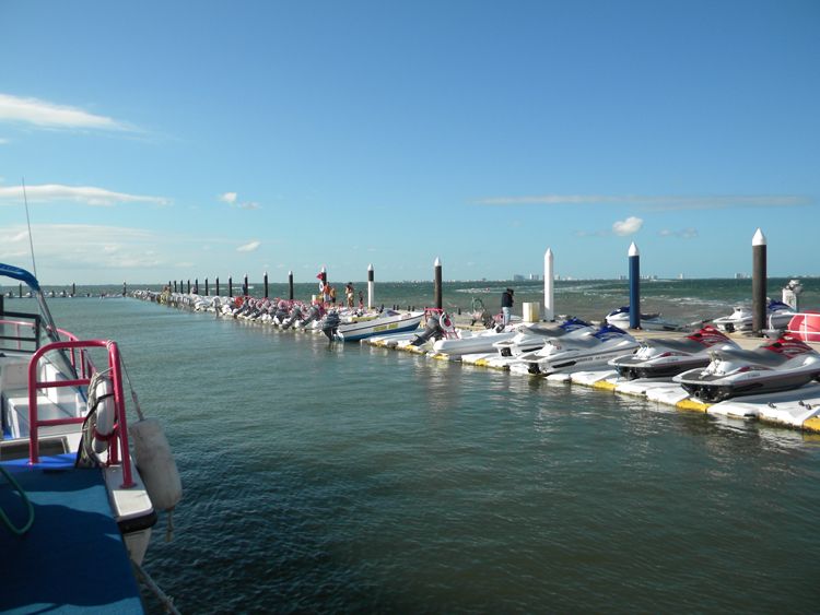 En Cancún, las aguas de la laguna Nichupté son aptas para la práctica de diferentes deportes.