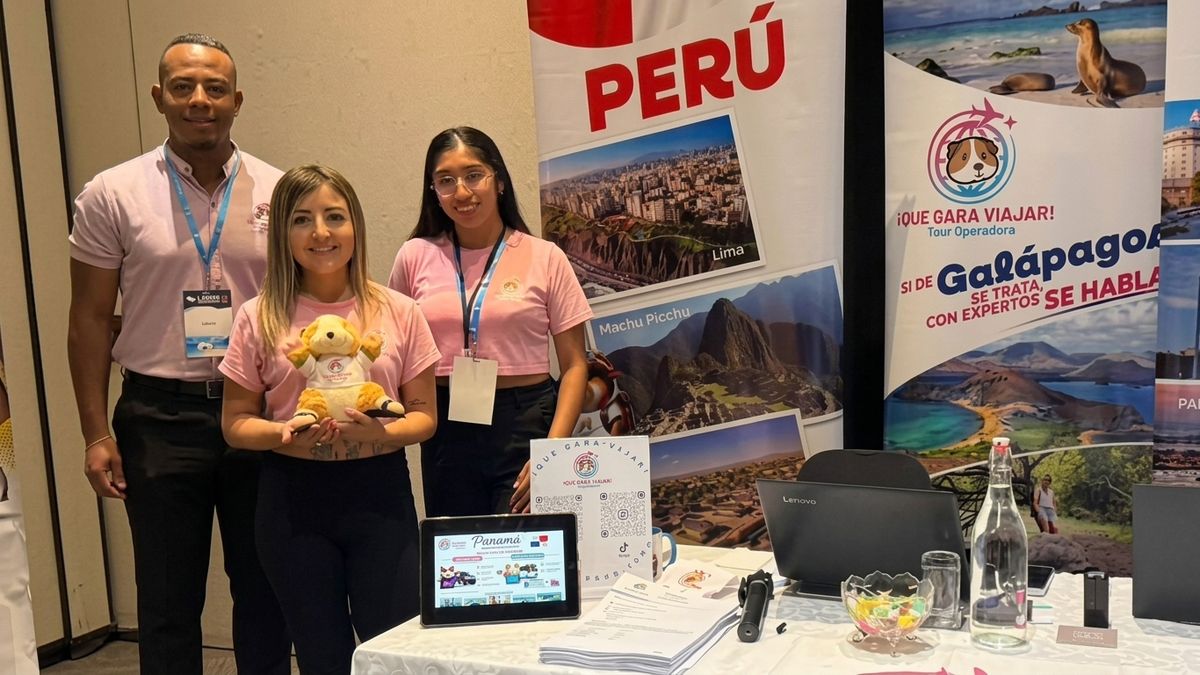 Equipo de ¡Qué Gara Viajar!, encabezado por su gerente general Andrea Cabrera (centro).