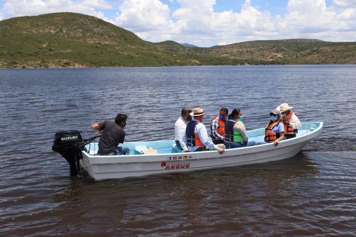 Disfruta de la pesca deportiva y paseos en Querétaro.