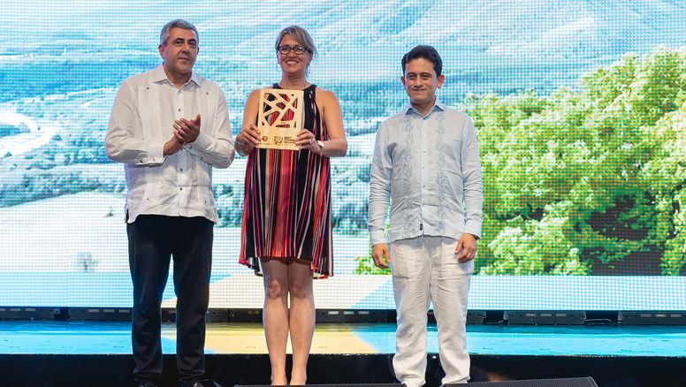 La subsecretaria de Turismo de Chile, Verónica Pardo, recibió el galardón.&nbsp;