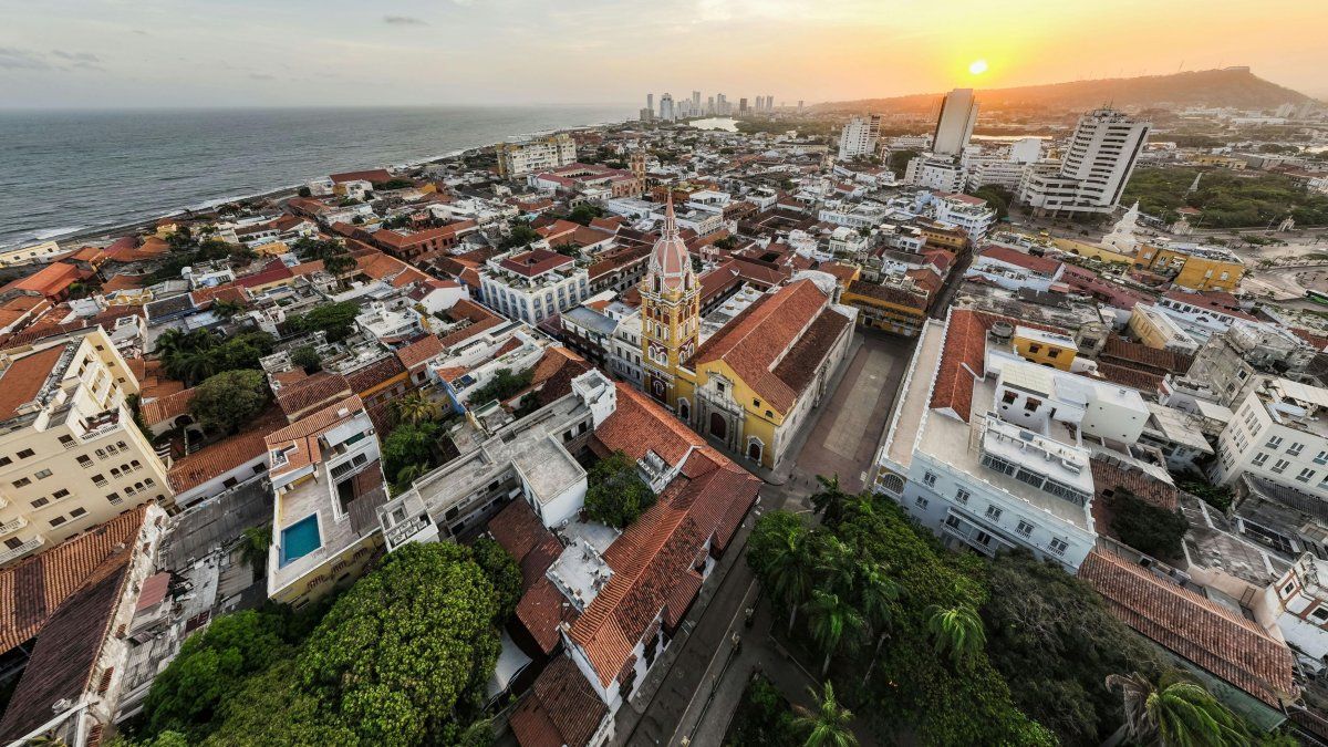 Vacaciones en Colombia: este país de Latinoamérica fascina a los viajeros por la calidez de su gente y la exquisita gastronomía local. Vacaciones en Colombia: este país de Latinoamérica fascina a los viajeros por la calidez de su gente y la exquisita gastronomía local.