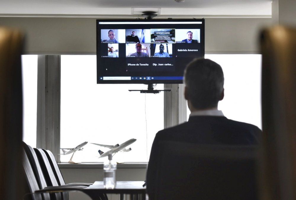 El&nbsp;ministro&nbsp;Mat&iacute;as Lammens, y el&nbsp;gobernador de&nbsp;La Rioja, Ricardo Quintela, firmaron el convenio.