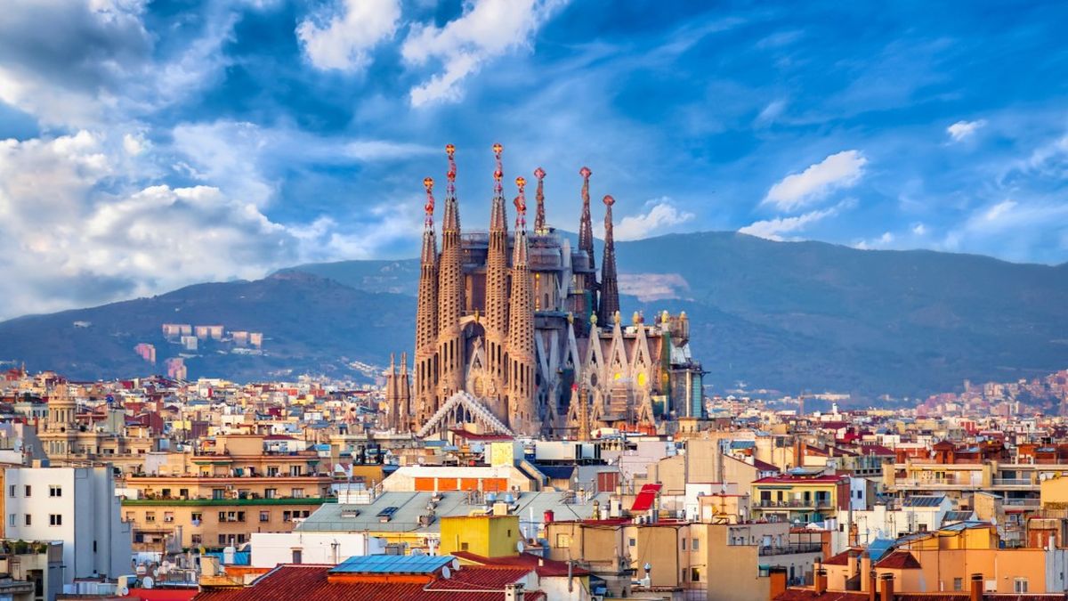 Vista de la ciudad de Barcelona, que mantiene el mayor nivel de ingresos hoteleros entre las grandes ciudades españolas, según Exceltur