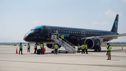 Mexicana de Aviación presenta aeronave Embraer que encabezará su flota