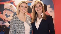 Regina Osuna, gerente de Ventas para México y Colombia de Disney Destinations y Olga Cock, gerente general de Deluxe Travel.