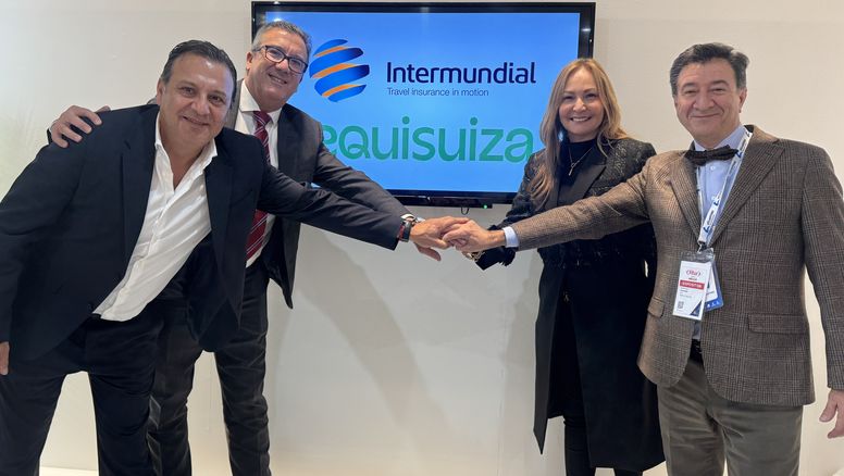 De izquierda a derecha: Moisés Pascual, vicepresidente de transformación digital de Grupo Futuro; Javier del Nogal, vicepresidente del Grupo Atlantigo; Esmeralda Malagón, vicepresidenta de negocios y marketing de Equisuiza, compañía parte de grupo Futuro; y Manuel López, CEO de Intermundial.