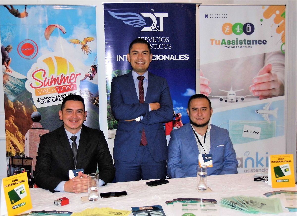 Henry Montesdeoca, ejecutivo comercial GTT; Jorge Sánchez, gerente regional GTT; Diego Lucio, ejecutivo comercial TuAssistance. Esta última es la propia marca de asistencia de Grupo Turístico. 
