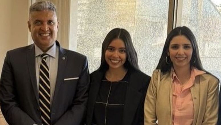 El equipo de Intermac Asisstance: Eduardo Aoki, CEO, y sus hijas, Laís y Barbara.