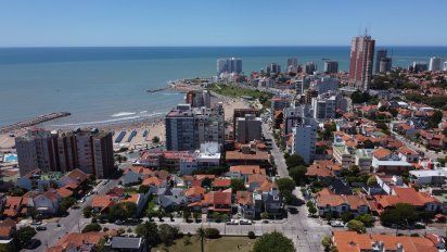 Verano: cómo conseguir hospedaje económico en Mar del Plata