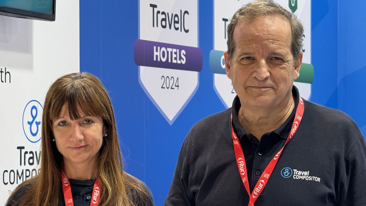 Manuel Aragon&eacute;s, fundador de Travel Compositor, junto a Celeste Musetti.
