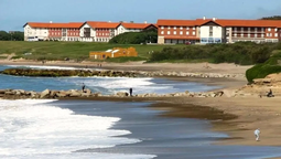 altText(¿El fin de los icónicos hoteles de turismo social en Argentina?: el futuro de Chapadmalal y Embalse)}