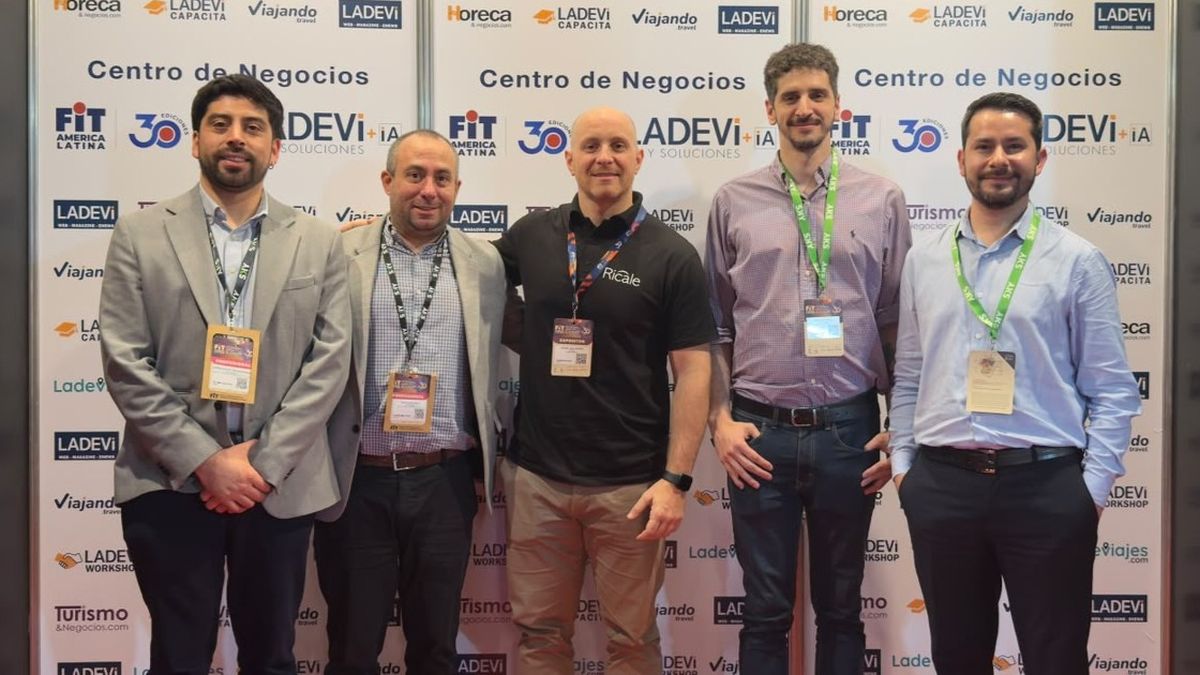 SKY Airline: Andrés Felipe Palma Moreno, Nicolás Di Maio, Leonel Ballestero, Pablo Grinstein y Esteban Ezequiel Cantero.