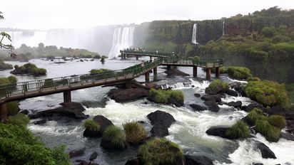 Cataratas del Iguazú: comenzó la reconstrucción de las pasarelas de la Garganta del Diablo