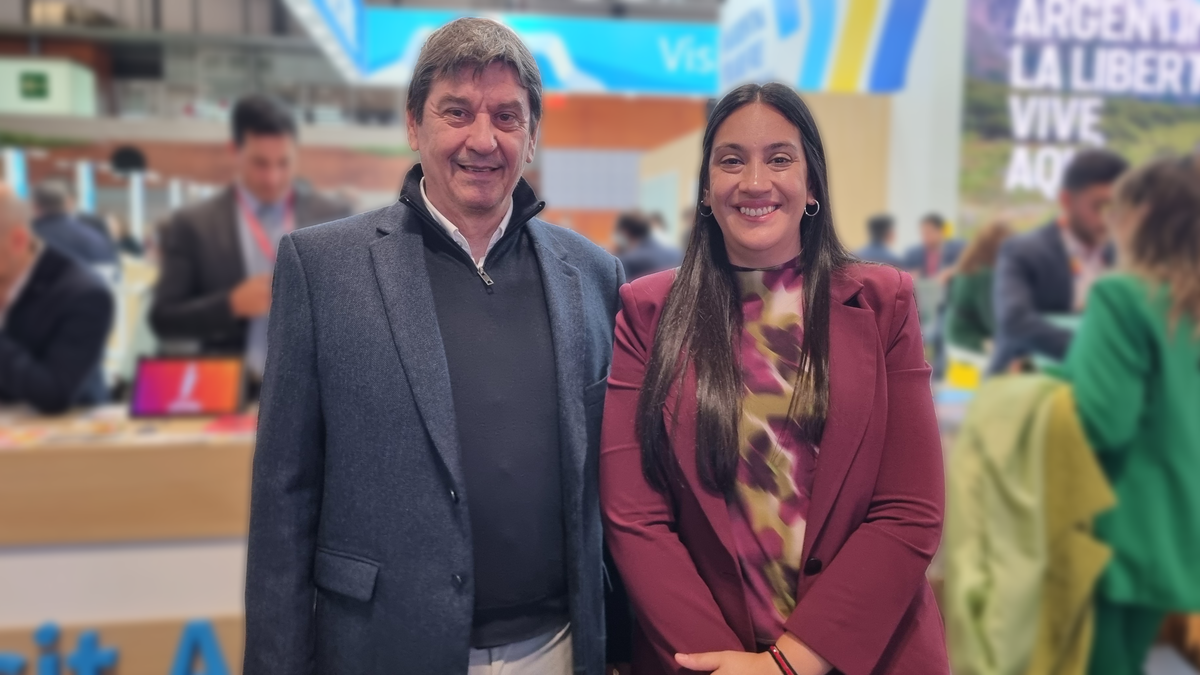 Marcelo Coll, presidente de la Asociación de Agencias de Viajes y Turismo de Catamarca; junto a Evangelina Quarín, secretaria de Gestión Turística de Catamarca.