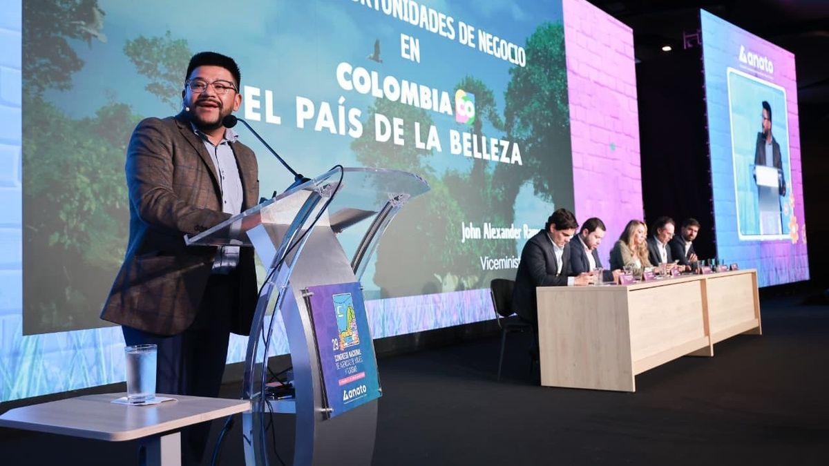 Jhon Ramos, viceministro de Turismo (e), presentó su conferencia “Nuevas oportunidades de negocios en el país de la belleza”&nbsp;en el marco del Congreso Nacional de Anato 2025.&nbsp;