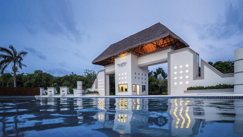 BlueBay Hotels se posiciona en Riviera Maya gracias a BlueBay Grand Esmeralda y Blue Diamond Luxury Boutique Hotel.