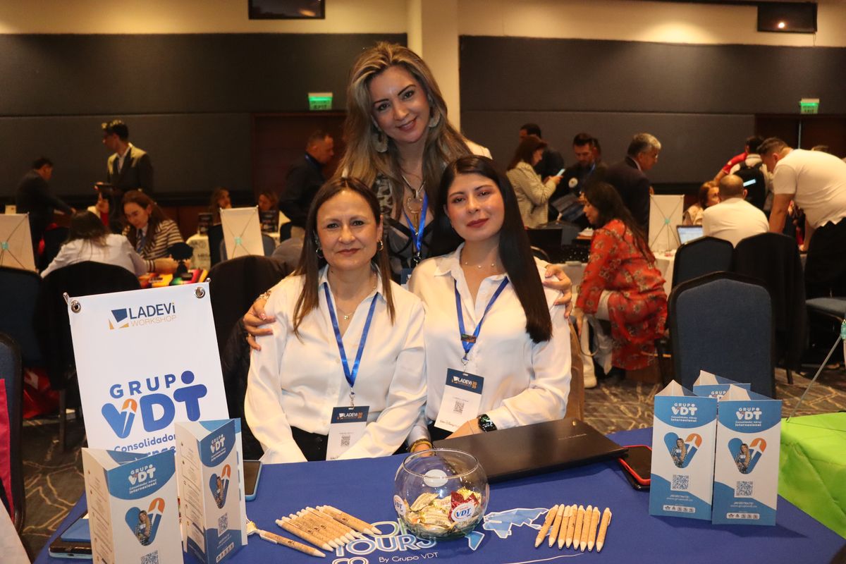 Pilar Zapata y equipo de Grupo VDT en el Ladevi Workshop Bogotá.&nbsp;