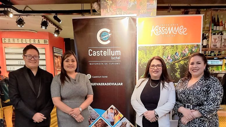 Directivos Castellum Ixchel junto a María Alexandra Ordóñez (Aviareps).&nbsp;