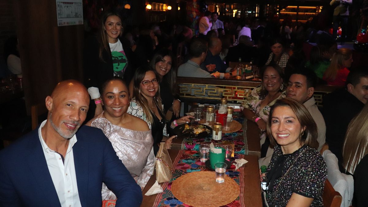 Jessica Sanchez, directora comercial para Colombia y Ecuador de Ladevi Medios y Soluciones, Norma Hozman, gerente de Desarrollo de Negocios para Colombia de Hyatt Inclusive Collection en la celebración de los 30 años de CIC Travel.