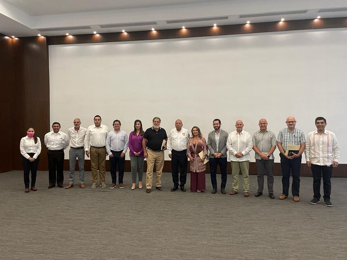 La Asociación de Hoteles de la Riviera Maya (AHRM) resaltó los avances logrados en el Aeropuerto Internacional de Cancún luego de la primera reunión que celebraron con el Instituto Nacional de Migración (INM).