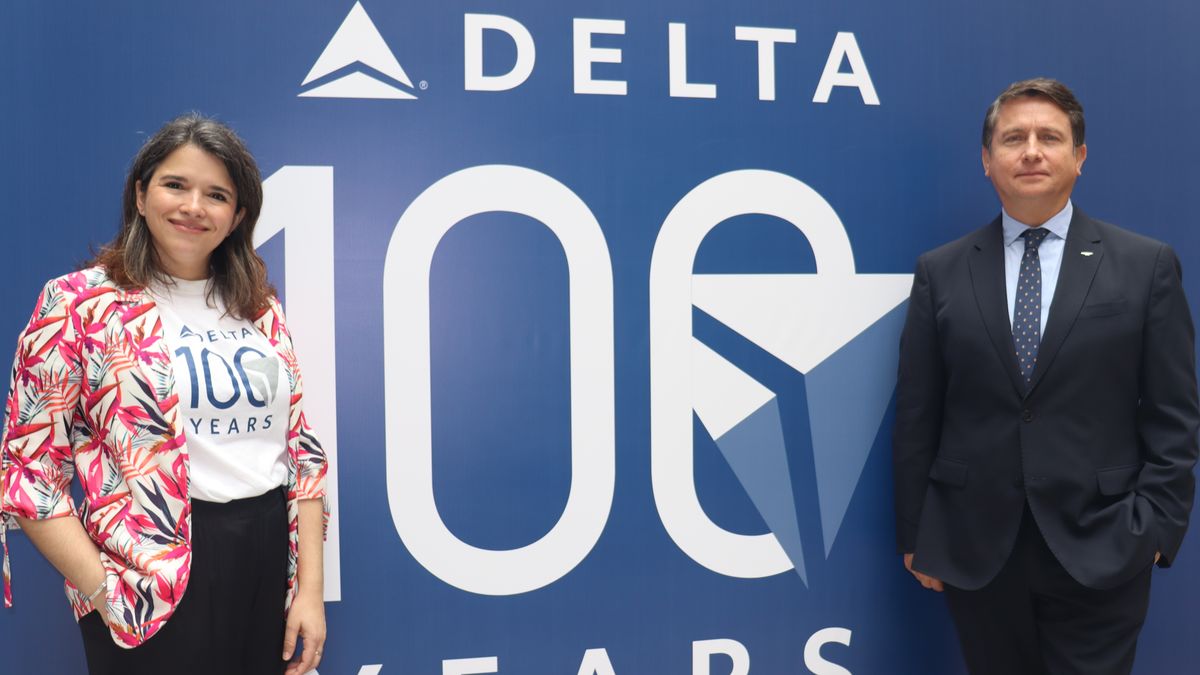 Soledad Lago Rodriguez, directora de Comunicaciones para América Latina y Ricardo Garnica, country manager Colombia de Delta Air Lines.